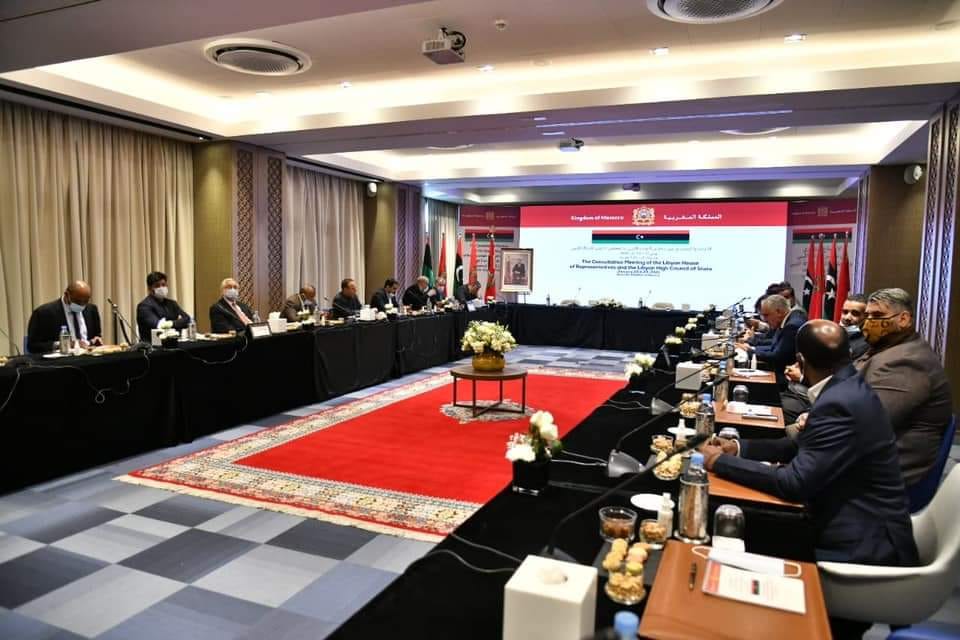 أكد ممثلان عن وفدي المجلس الأعلى للدولة في ليبيا ومجلس النواب الليبي، اللذين عقدا أمس الجمعة ببوزنيقة اجتماعا تشاوريا في إطار جولات الحوار الليبي، أن الجانبين توصلا إلى خطوات عملية وبلغا مراحل جد متقدمة بشأن المناصب السيادية.