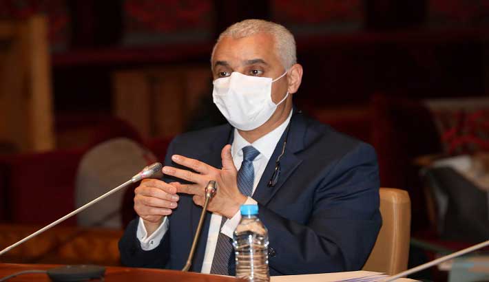 دعا خالد آيت الطالب؛ وزير الصحة، يوم الخميس بالرباط، المغاربة إلى الاحترام التام للإجراءات الاحترازية أثناء حملة التلقيح ضد فيروس (كوفيد-19) “المرتقبة في الأيام المقبلة”.