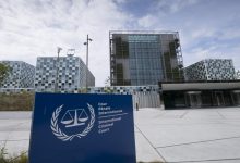 قررت الدائرة التمهيدية الأولى للمحكمة الجنائية الدولية، أمس الجمعة، بالأغلبية، أن الاختصاص الإقليمي للمحكمة في حالة فلسطين، وهي دولة طرف في