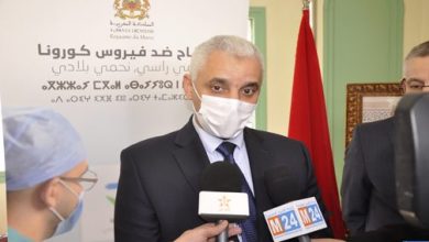 أكد وزير الصحة؛ خالد آيت الطالب، أمس الجمعة ببني ملال أن المغرب يسعى إلى استكمال عملية التلقيح الجارية حاليا في فترة تتراوح ما بين 3 إلى 5