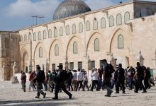 اقتحم عشرات المستوطنين الصهاينة، الأربعاء، المسجد الأقصى، بمدينة القدس، بمرافقة عناصر من شرطة الكيان.وقالت دائرة الأوقاف الإسلامية بالقدس،