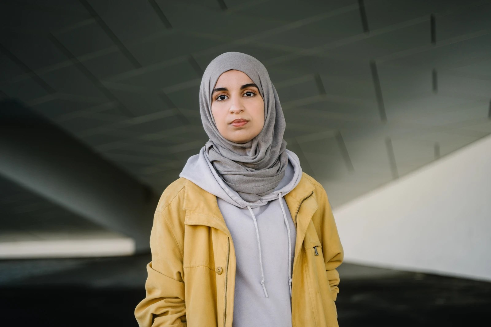 أصبحت كوثر بوشالخت، رئيسة مؤسسة المسلم الأخضر، أول برلمانية هولندية محجبة تدخل البرلمان الهولندي.النائبة كوثر هولندية من أصل مغربي، ولدت في