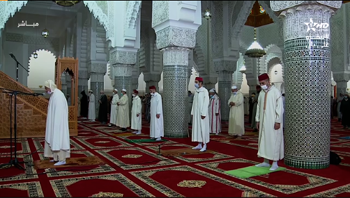 أقام المغاربة في مختلف مساجد المملكة اليوم الجمعة 3 رمضان 1442هـ/ 16 أبريل 2021م أول صلاة جمعة لهم خلال شهر رمضان الكريم في ظل احترام الإجر