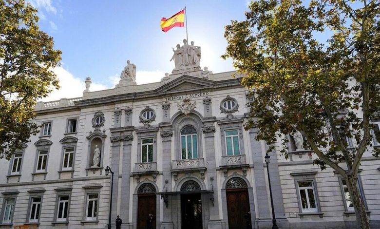 أفادت وكالة الأنباء الإسبانية (إيفي)، بأن قاضي المحكمة الوطنية الإسبانية، سانتياغو بيدراز، قرر أمس الثلاثاء، إعادة فتح ملف يتعلق بجرائم ضد ل