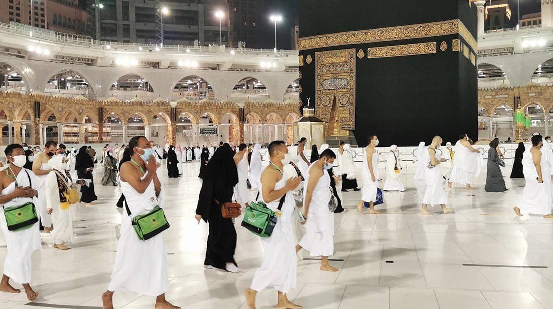 أعلنت السعودية، أمس الأحد، عن بدء عودة العمرة للمعتمرين من خارج المملكة بدءا من غرة شهر محرم الموافق ل10 غشت المقبل. وقال هاني علي العميري.