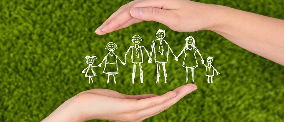 تعتبر الأسرة في الإسلام صورة مصغرة للمجتمع ودعامته الأولى التي تقوم مقام الأساس من البناء، قال الله سبحانه: (وَاللهُ جَعَلَ لَكُمْ مِنْ أَنْفُسِكُمْ أَزْوٰجًا