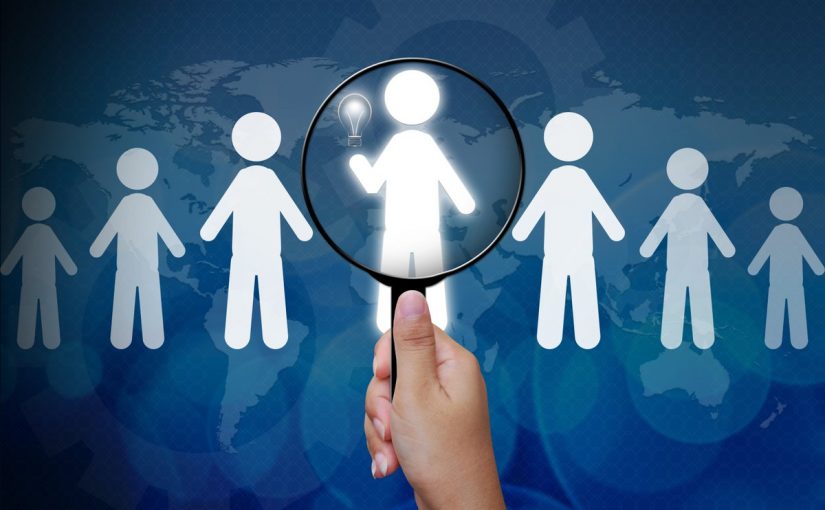 “التربية بالقدوة الحسنة لا بالوصايا” مقولة معبرة عن أثر القدوة في حياة المتلقين سواء كانوا أبناء أو متعلمين أو مرؤوسين، أو حى الماعملين لمدة