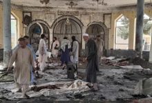 قالت وكالة تابعة للأمم المتحدة إن تفجيرا انتحاريا استهدف مسجدا في إقليم قندوز شمال شرقي أفغانستان الجمعة، وأسفر عن مقتل وإصابة أكثر من 100