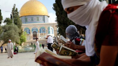 أصدرت فصائل المقاومة الفلسطينية بيانا دعت فيه إلى الاحتشاد والرباط في المسجد الأقصى، رفضا للسماح بالمستوطنين بأداء صلواتهم هناك.وجاء في الب