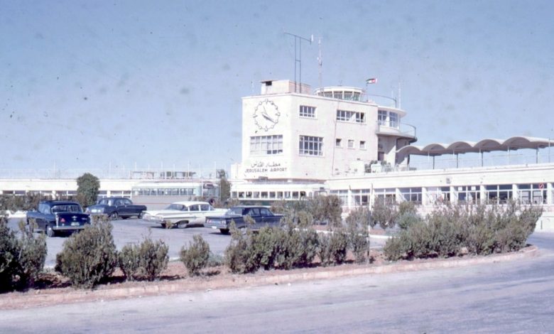 تنشط جرافات (إسرائيلية) في تجريف أرض واسعة كانت حتى وقت قريب جزءا من مطار القدس الدولي أو "مطار قلنديا" شمالي المدينة المحتلة. وفي داخل ما