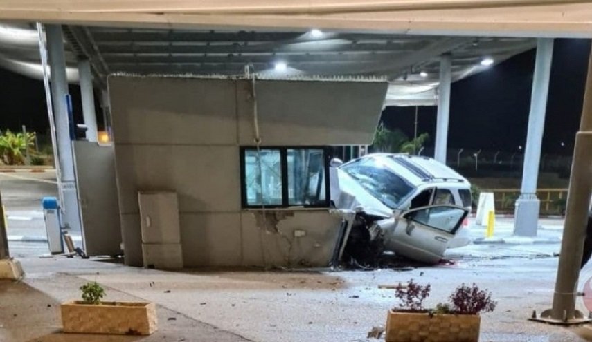 استشهد فتى فلسطيني، فجر اليوم الإثنين، برصاص الاحتلال الصهيوني، بعدما دهس أحد جنوده قرب حاجز عسكري صهيوني يفصل الضفة الغربية المحتلة عن الأ