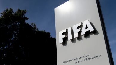 يوافق اليوم الاحتفال باليوم العالمي للغة العربية، وختام منافسات كأس العرب FIFA قطر 2021™ التي تقام للمرة الأولى تحت مظلة الاتحاد الدولي لكرة القدم (الفيفا). وتقديراً لأهمية اللغة العربية، التي يتحدث بها أكثر من 450 مليون شخص في أكثر من 20 دولة ناطقة باللغة العربية، إضافة إلى ملايين العرب في أنحاء العالم، سيقدم رئيس الاتحاد الدولي لكرة القدم (الفيفا) اقتراحاً بأن تصبح اللغة العربية لغة رسمية في (الفيفا).