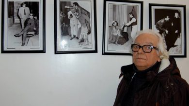 توفي صباح أمس الجمعة، الفنان المسرحي المغربي عبد القادر البدوي، عن عمر ناهز 88 عاما.ونقلت وكالة المغرب العربي للأنباء عن عائلة البدوي، خبر