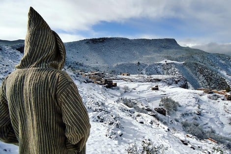 أفادت المديرية العامة للأرصاد الجوية بأنه من المرتقب أن يكون الطقس باردا يومي السبت والأحد المقبلين، بعدد من أقاليم المملكة.وأوضحت المديرية،