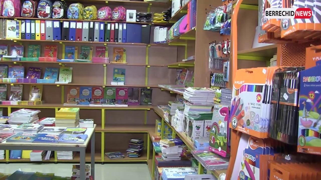 أعلنت وزارة التربية الوطنية والتعليم الأولي والرياضة عن الشروع، اليوم الخميس، في تسليم ملاحق العقود الخاصة بطبع ونشر الكتب المدرسية برسم 20