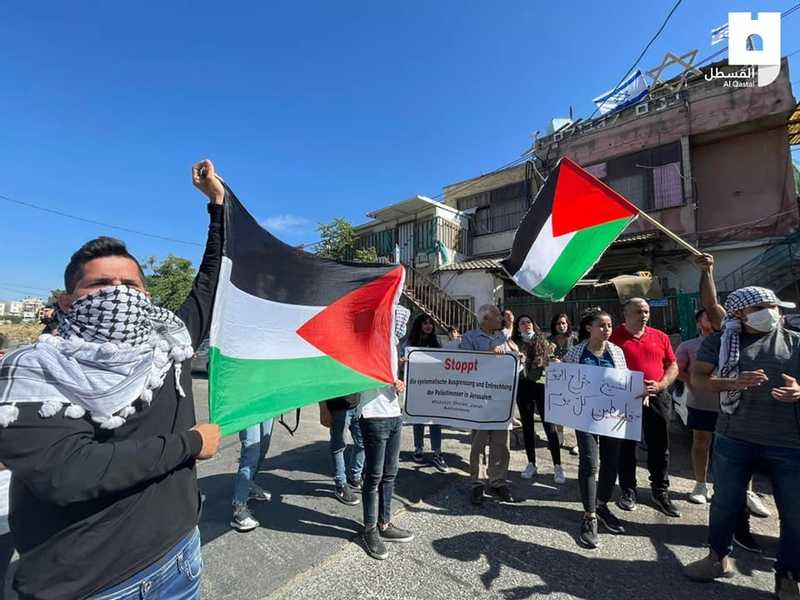 بعثت فلسطين، أمس الثلاثاء، رسائل متطابقة إلى 3 مسؤولين أمميين، تناشدهم بحماية حي الشيخ جراح في القدس الشرقية المحتلة، والمواقع المقدسة. وب