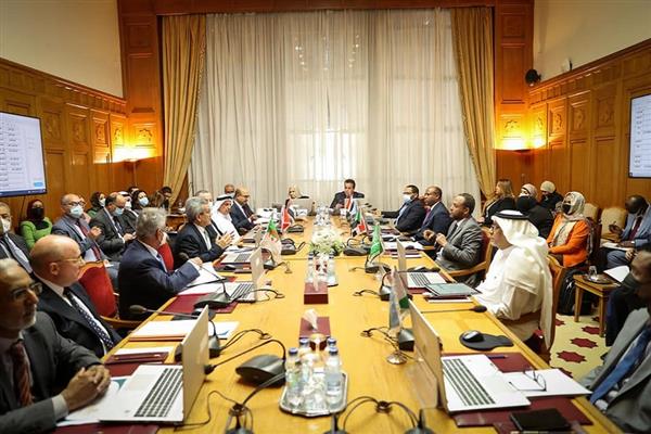 بدأت اليوم الخميس بمقر الأمانة العامة لجامعة الدول العربية، أعمال الدورة ال 56 لمجلس وزراء الصحة العرب، لبحث ومناقشة عدد من القضايا الصحية ذ