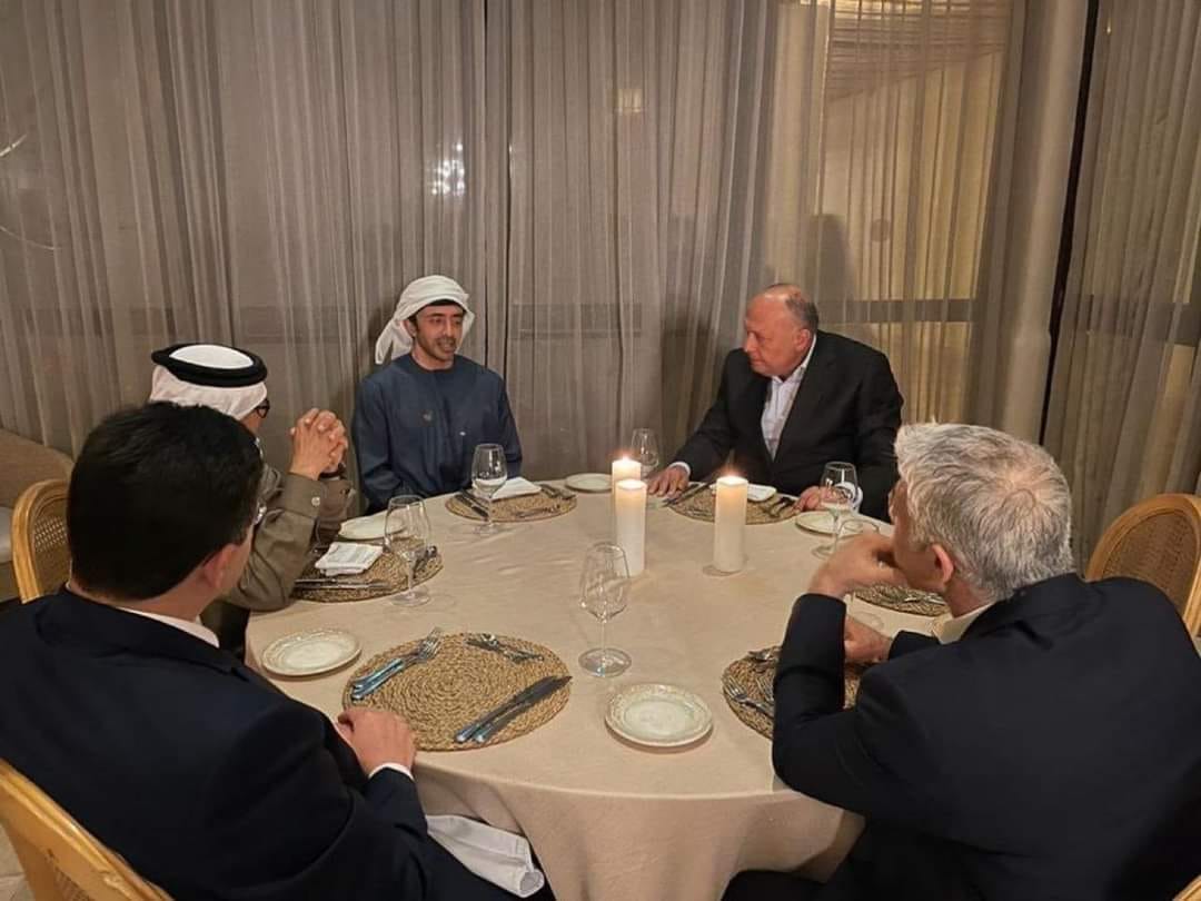 ندد رئيس الوزراء الفلسطيني، محمد اشتية، اليوم الإثنين، بما لقاءات التطبيع العربي مع الكيان الصهيوني، خلال افتتاح الجلسة الأسبوعية للحكومة ال