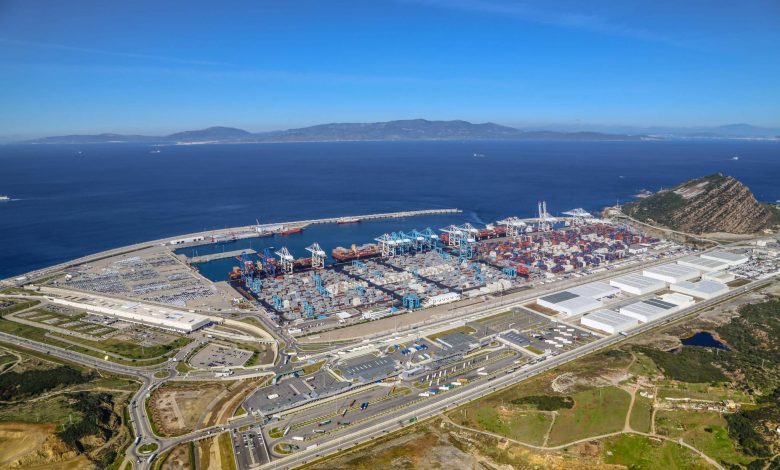 أفادت دراسة أمريكية جديدة بأن ميناء طنجة المتوسط مصنف ضمن أفضل ثلاثة موانئ للحاويات الأكثر كفاءة في العالم. وحددت الدراسة، التي نشرها هذا ال