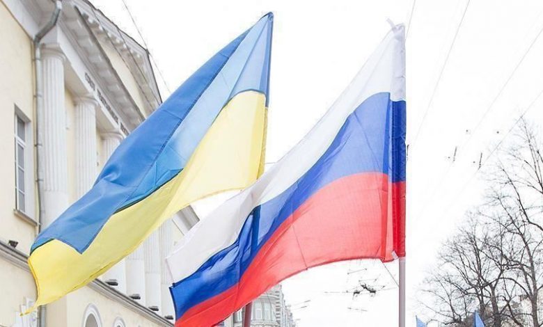 دعا "الاتحاد العالمي لعلماء المسلمين" إلى وقف القتال بين روسيا وأوكرانيا، والبدء بحوار جاد قائم على روابط الجيرة ومصالح الطرفين وإقامة حسن ال