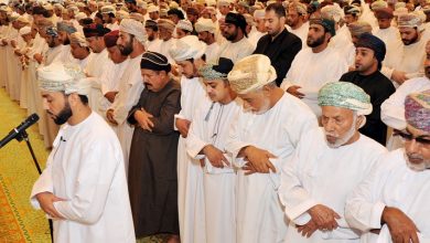 أعلنت سلطنة عمان، الثلاثاء، السماح بعودة مشروطة لصلاة التراويح في شهر رمضان الذي يحل أوائل أبريل المقبل، واستمرار حظر موائد الإفطار للعام ال