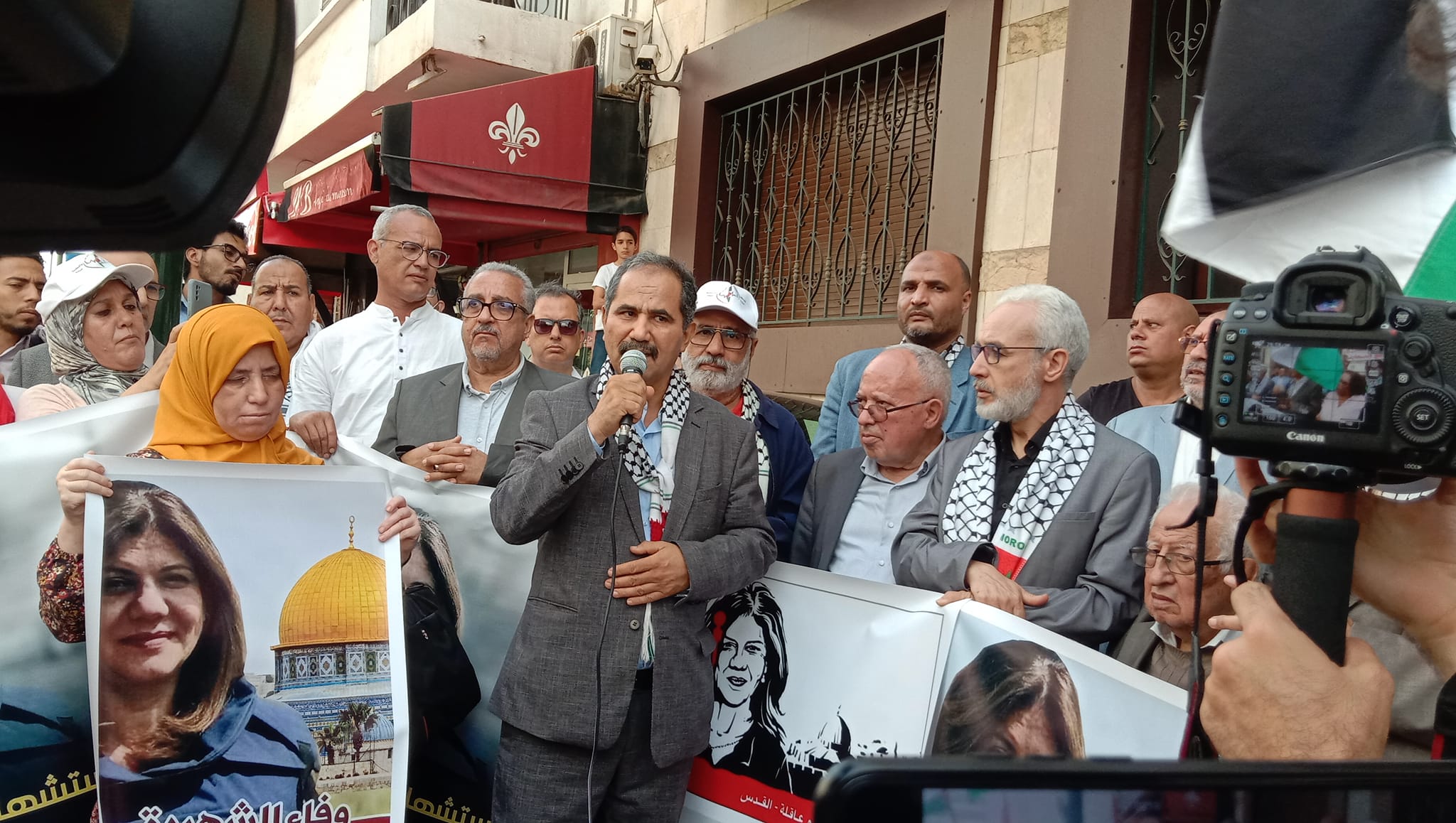 الوقفة الشعبية للتنديد باغتيال الصحفية شرين ابو عاقلةالوقفة الشعبية للتنديد باغتيال الصحفية شرين ابو عاقلة الوقفة الشعبية للتنديد باغتيال ال