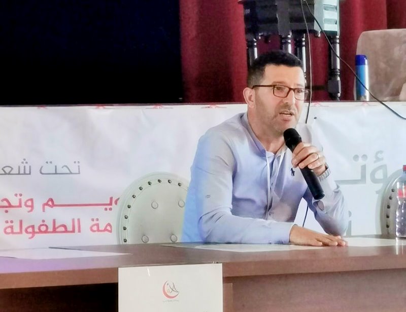 تستعد رابطة الأمل للطفولة المغربية تقديم مذكرة في موضوع تعديل القانون 15.01 اﻟﻣﺗﻌﻟق ﺑﮐﻔﺎﻟﺔ اﻷطﻔﺎل اﻟﻣﮭﻣﻟﯾن، في إطار المجهود الترافعي لرابط