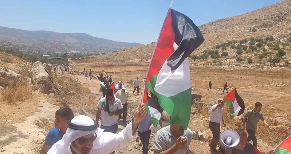 أصيب 6 مواطنين بالرصاص والعشرات بحالات اختناق في مواجهات -ظهر اليوم الجمعة- مع قوات الاحتلال إثر قمعها فعاليات مناهضة للاستيطان في مناطق مت