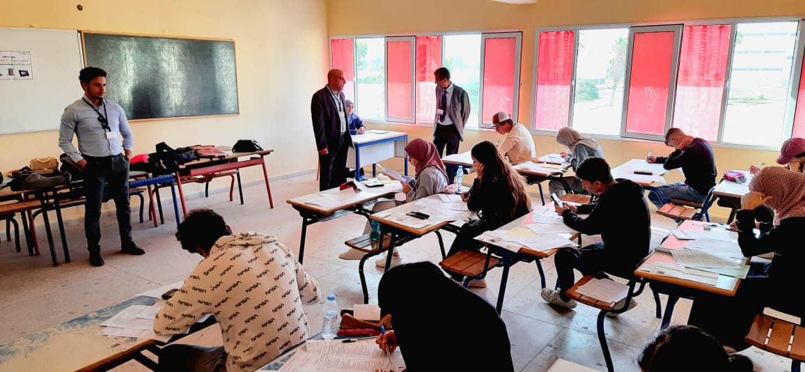 انطلقت صباح اليوم الاثنين 26 ماي 2025، الدورة العادية للامتحان الجهوي الموحد للسنة الأولى من سلك البكالوريا في مختلف الشعب، وذلك عبر مراكز ا