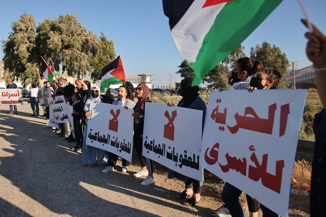  أكّد نادي الأسير الفلسطيني، أنّ العشرات من الأسرى شرعوا بإضراب إسنادي للمعتقلين خليل عواودة، ورائد ريان المضربين عن الطعام رفضًا لاعتقالهما