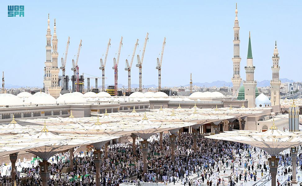غادر المدينة المنورة أمس 14459 حاجاً في طريقهم إلى بلدانهم بعد زيارتهم المدينة المنورة، للصلاة في المسجد النبوي، والسلام على الرسول المصطفى