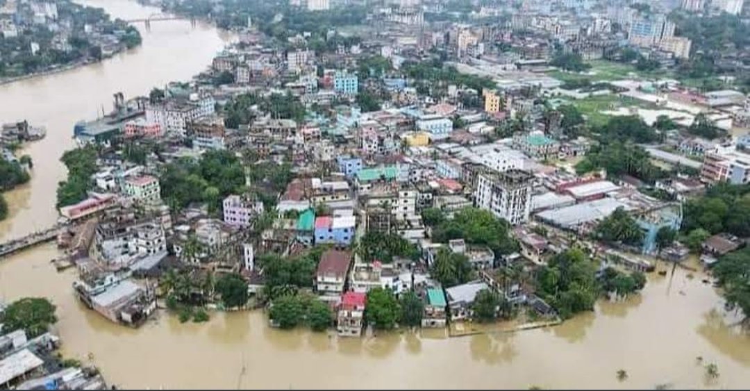 ارتفعت حصيلة قتلى فيضانات بنغلاديش، في آخر حصيلة أمس الأحد، إلى 102، عقب مصرع 7 أشخاص آخرين في الساعات الأربع والعشرين الماضية. وذكر تقرير ي