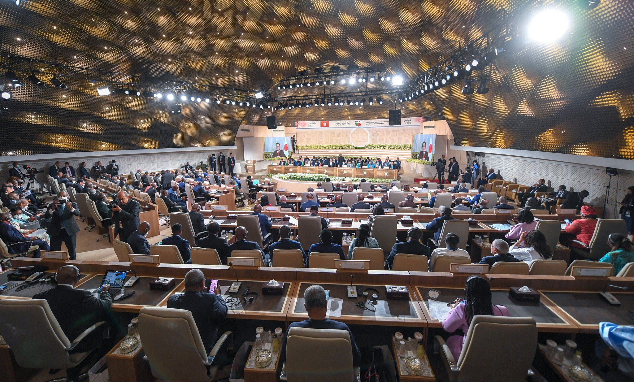 عبّرت مجموعة من الدول الإفريقية عن أسفها لغياب المغرب عن عن النسخة الثامنة من منتدى التعاون الياباني الإفريقي (تيكاد 8) التي افتتحت أمس الب