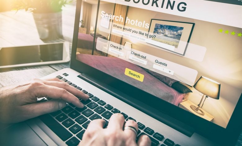 شنَّ رواد مواقع التواصل الاجتماعي حملة تدعو لمقاطعة موقع (بوكينغ) المختص بالحجوز على خلفية إطلاقه حملة باللغة العربية لترويج الشذوذ الجنسي.