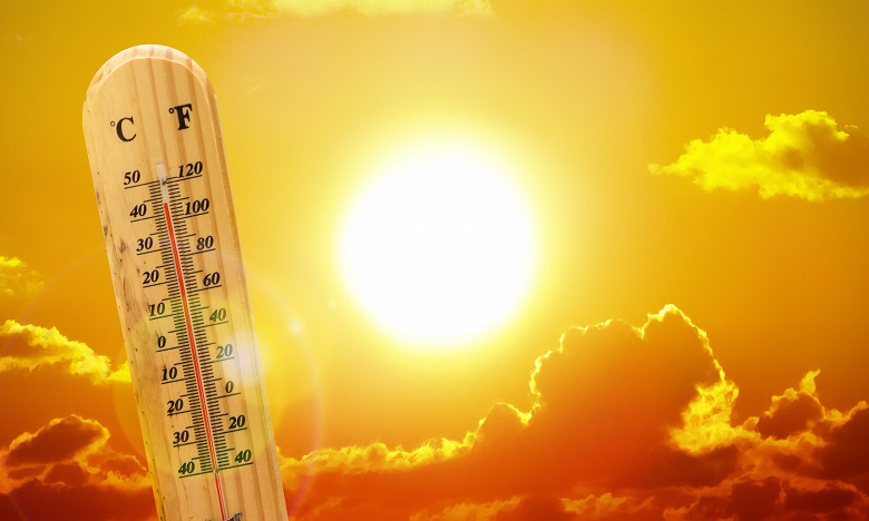 أفادت المديرية العامة للأرصاد الجوية، بأنه من المرتقب أن تعرف عدد من أقاليم المملكة يومي الجمعة والسبت القادمين طقسا حارا يتراوح بين 41 و 4
