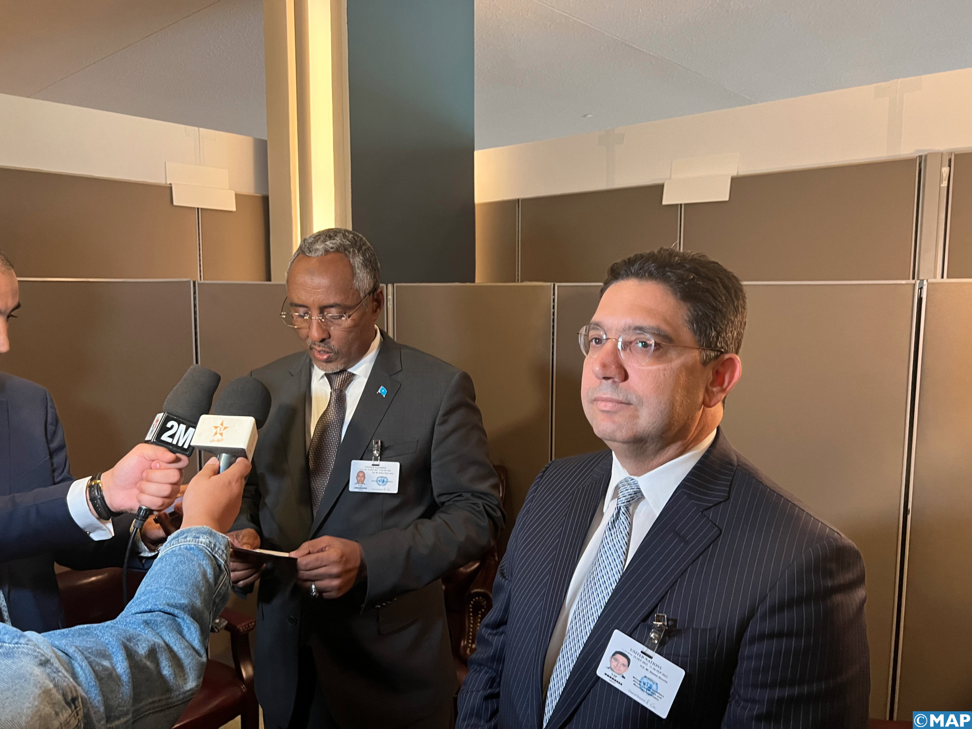 قررت الصومال، أمس الجمعة في نيويورك، فتح سفارة لها في الرباط وقنصلية عامة في الداخلة.جاء هذا الإعلان على لسان وزير الشؤون الخارجية الصومال