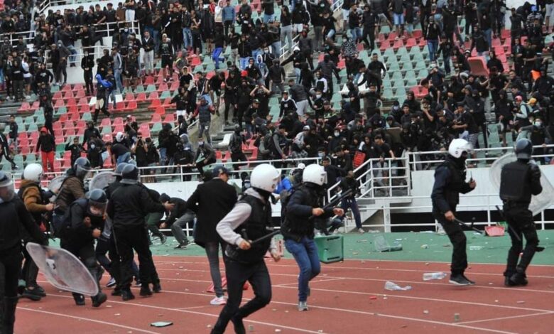 تتجه السلطات المغربية إلى تشديد إجراءات محاربة ظاهرة شغب الرياضة، من خلال وضع استراتيجية للتصدي لهذه الظاهرة، بعد تنامي الظاهرة بشكل كبير.