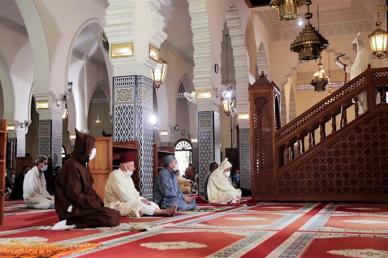 قررت وزارة الأوقاف والشؤون الإسلامية إحداث لجنة علمية جهوية بكل جهة بالمملكة لتأهيل وتكليف القيمين الدينيين بالمغرب، من خطباء وأئمة ومؤذنين.