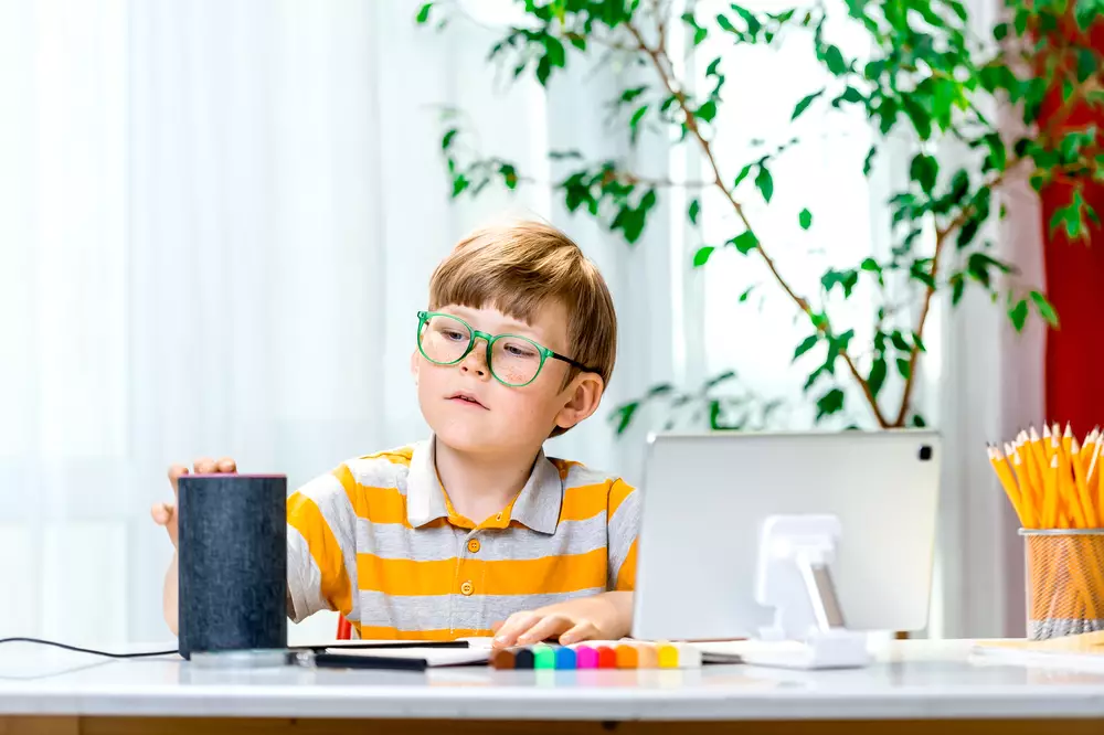 يستعد المشرعون الأمريكيون في سعيهم للحد من استخدام الأطفال لوسائل التواصل الاجتماعي حتى عام 2025 مناقشة مشروع قانون يمنع الأطفال من استخدام