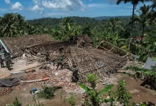 لقي 44 شخصا على الأقل مصرعهم في زلزال ضرب جزيرة جاوة الغربية في أرخبيل إندونيسيا، اليوم الإثنين، حسبما قال مسؤول محلي لوكالة فرانس برس. وق
