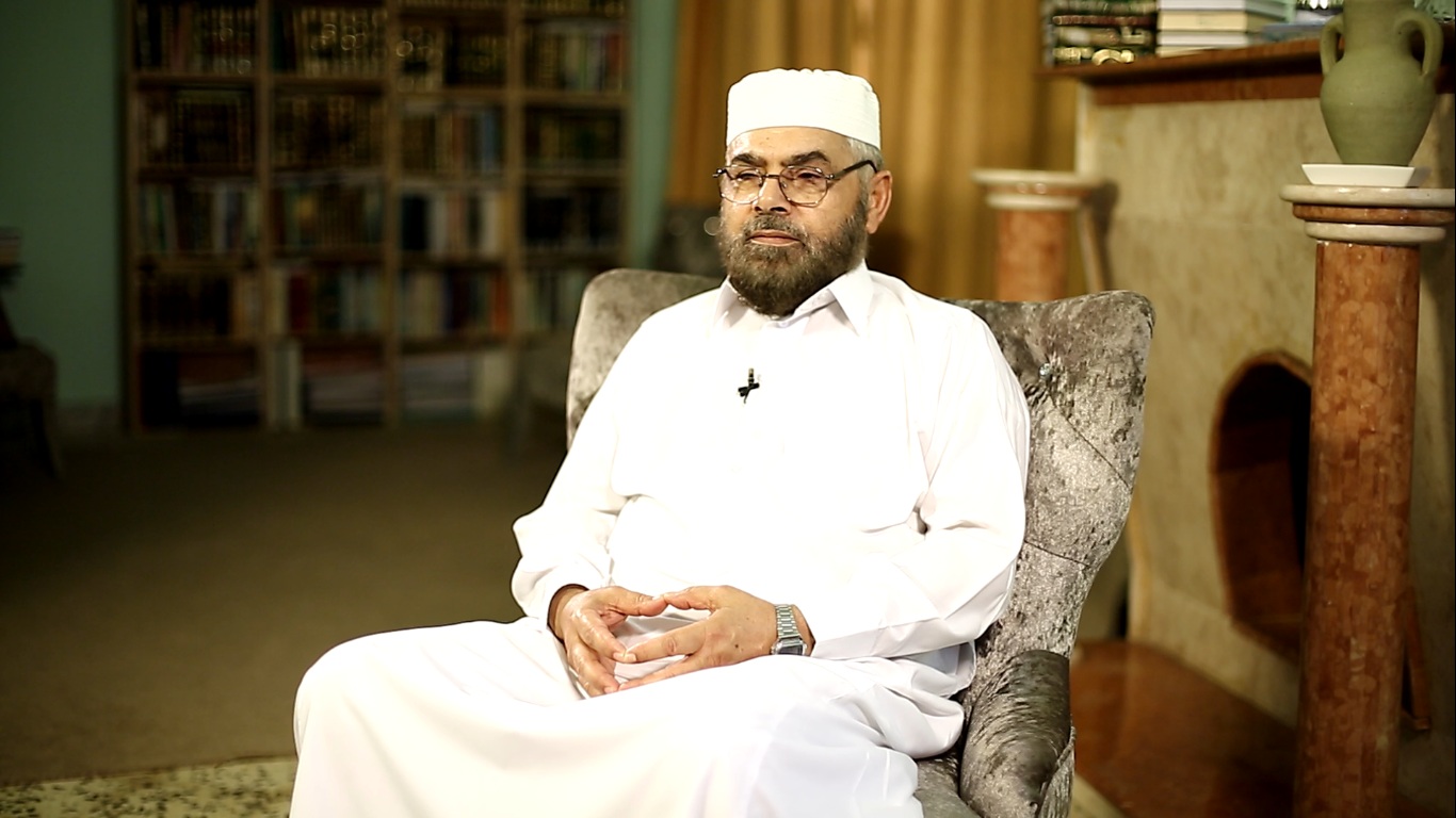 توفي الشيخ غيث محمود الفاخري نائب مفتي الديار الليبية ورئيس هيئة علماء ليبيا وعضو اتحاد علماء المسلمين عن عمر يناهز 72 سنة. وولد الشيخ غيث