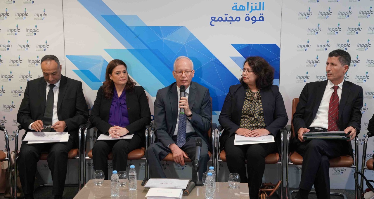 صورة لرئيس وأعضاء الهيئة الوطنية للنزاهة والوقاية من الرشوة ومحاربتها