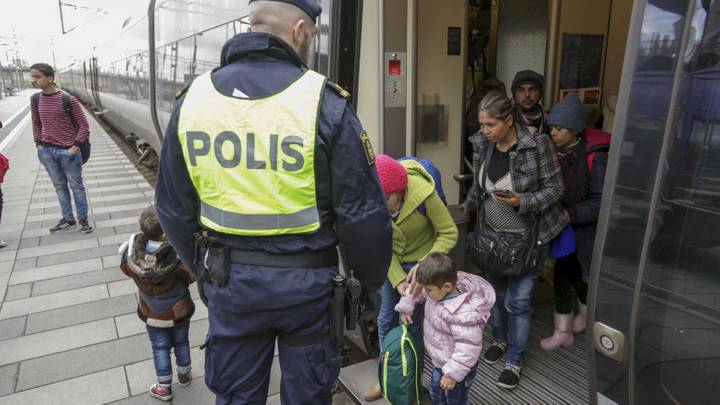 دعت ثلاث منظمات حقوقية، الحكومة الألمانية إلى اتخاذ إجراءات أقوى لمنع الهجمات التي تستهدف اللاجئين والمهاجرين واليهود والمسلمين. وأكد بيان