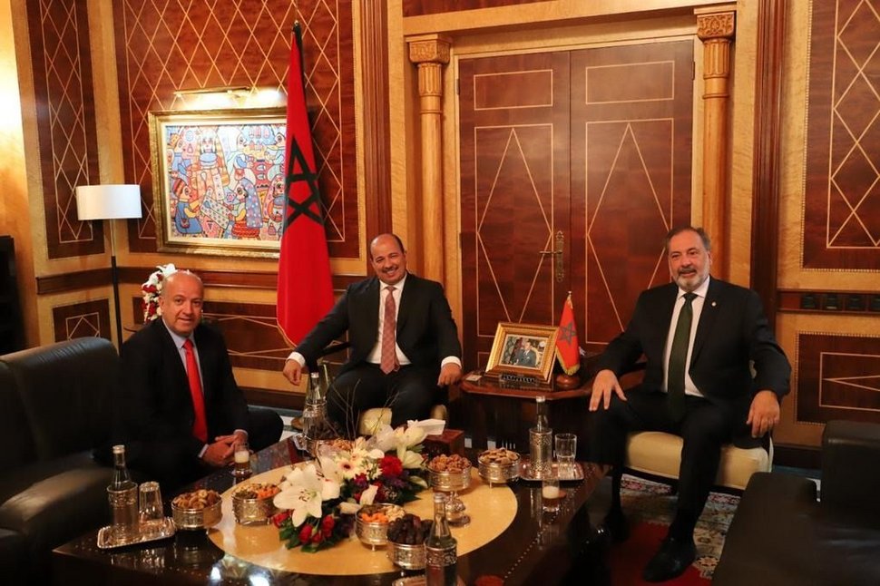 نقلت صحيفة “الأوبسيرفادور” قرار حكومة الأورغواي سحب اعترافها بـ”جمهورية البوليساريو”، مؤكدة على دعم السيادة المغربية على الصحراء. وأبرزت