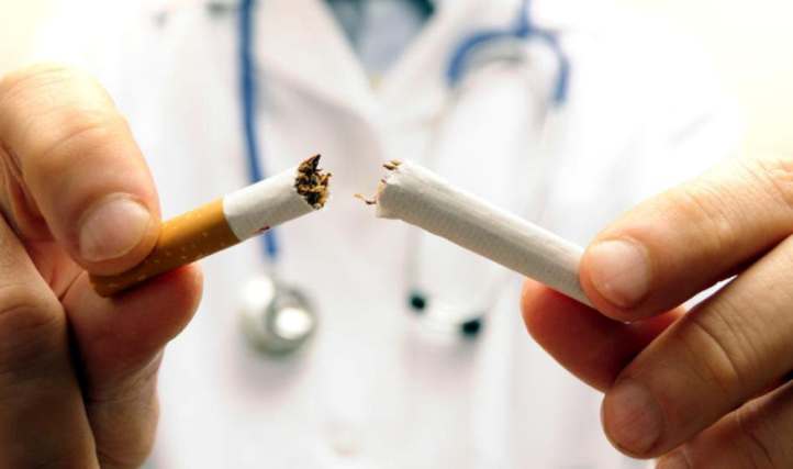 كشفت دراسة طبية حديثة أن المدخنين في منتصف أعمارهم، أكثر عرضة للإصابة بفقدان الذاكرة والزهايمر والخرف والاضطراب مقارنة بغير المدخنين. وقال