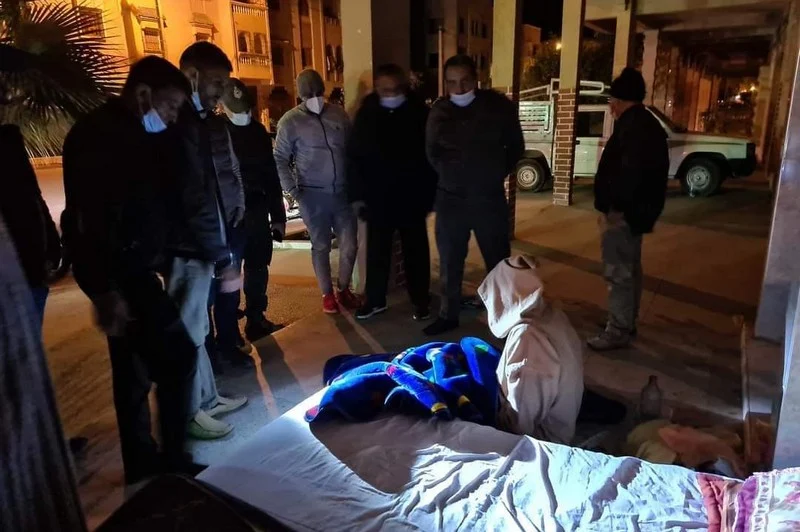 مع حلول فصل الشتاء وانخفاض درجة الحرارة إلى قيمتها الدنيا يعاني عدد من المتشردين والأشخاص بدون مأوى مع البرد القارس ويسبب عدد من الأمراض ا