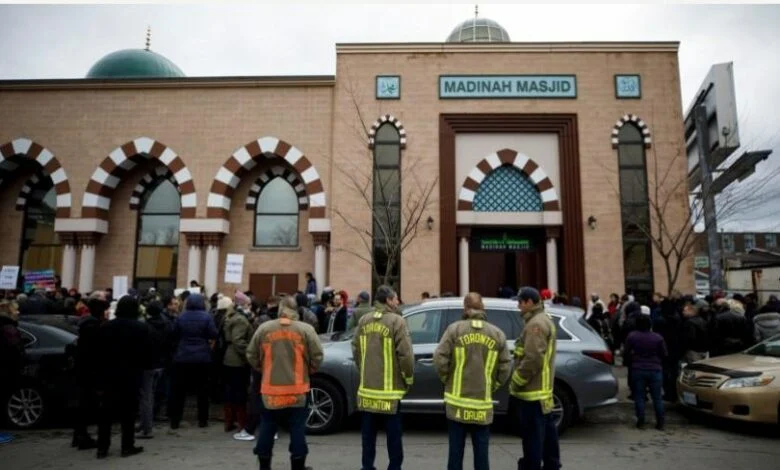 تعرض مسجد في مدينة مونتريال الكندية للاعتداء للمرة الثانية مع مطلع العام الحالي من طرف عنصريين، أدانته بشدة المنظمات والمؤسسات الإسلامية في