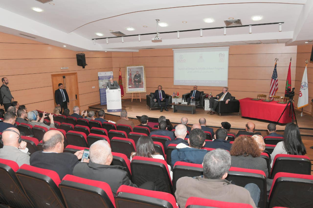 أعطت وزارة التربية الوطنية والتعليم الأولي والرياضة الانطلاقة الرسمية لبرنامج "جسر إلى سلك التعليم الإعدادي" والذي من المنتظر أن يساهم في ت