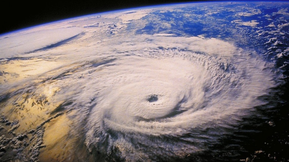 أكد تقرير حديث أصدره عدد من العلماء لحساب الأمم المتحدة أن طبقة الأوزون في طريقها للتعافي بشكل كامل خلال العقود الأربعة القادمة. ويشير خبرا