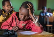 قررت إثيوبيا بداية من الخميس الماضي تعليم اللغة العربية بجميع المدارس بالعاصمة أديس أبابا، إلى جانب اللغة الإنجليزية والفرنسية.وأفاد موقع ا